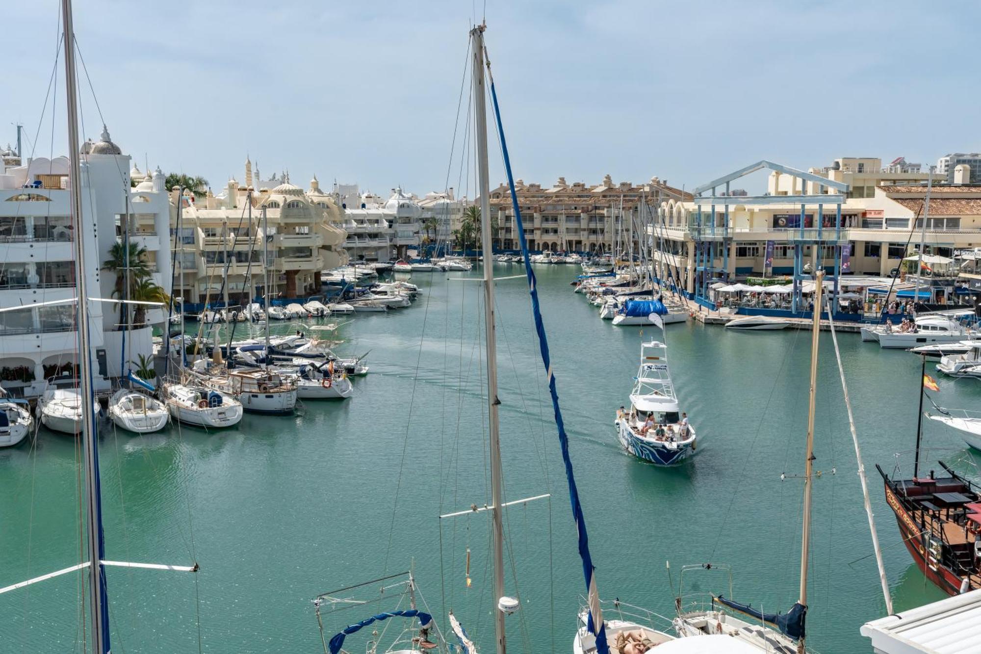 Vb Marina Penthouse 3br Portviews Apartment